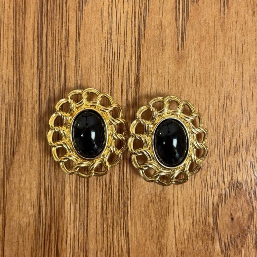 B17 Trifari Earrings‎ Gold Tone Black Vintage Clip On Statement Old Hollywood